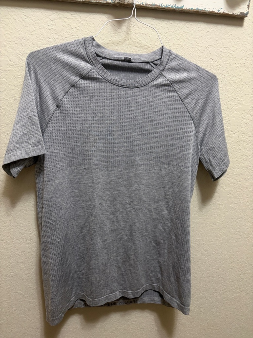 Men's lululemon metal vent tee.